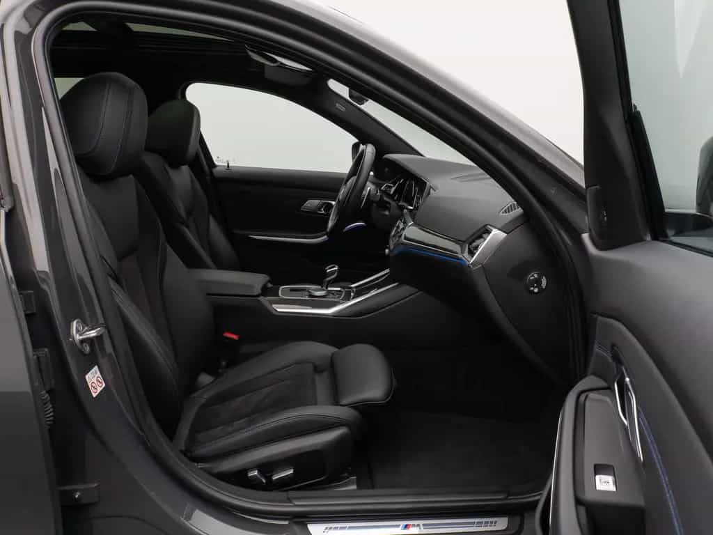 BMW 320 i M Sport Panorama Kamera DAB H/K AHK 19Zoll 04/2022-photo-24