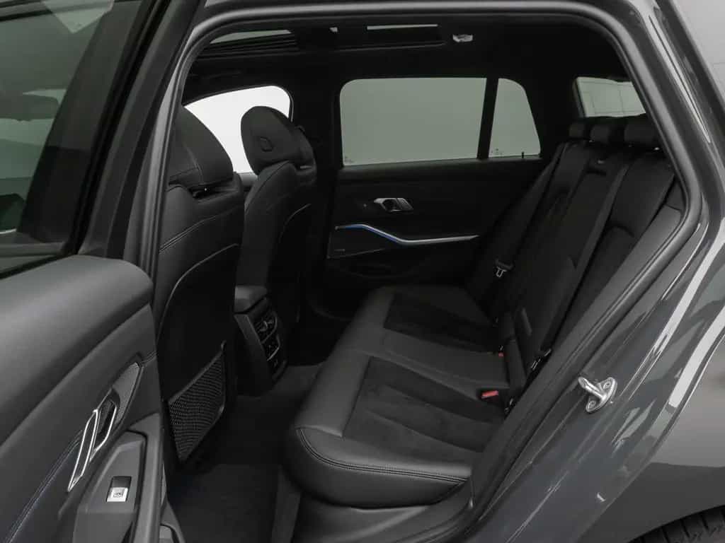 BMW 320 i M Sport Panorama Kamera DAB H/K AHK 19Zoll 04/2022-photo-25