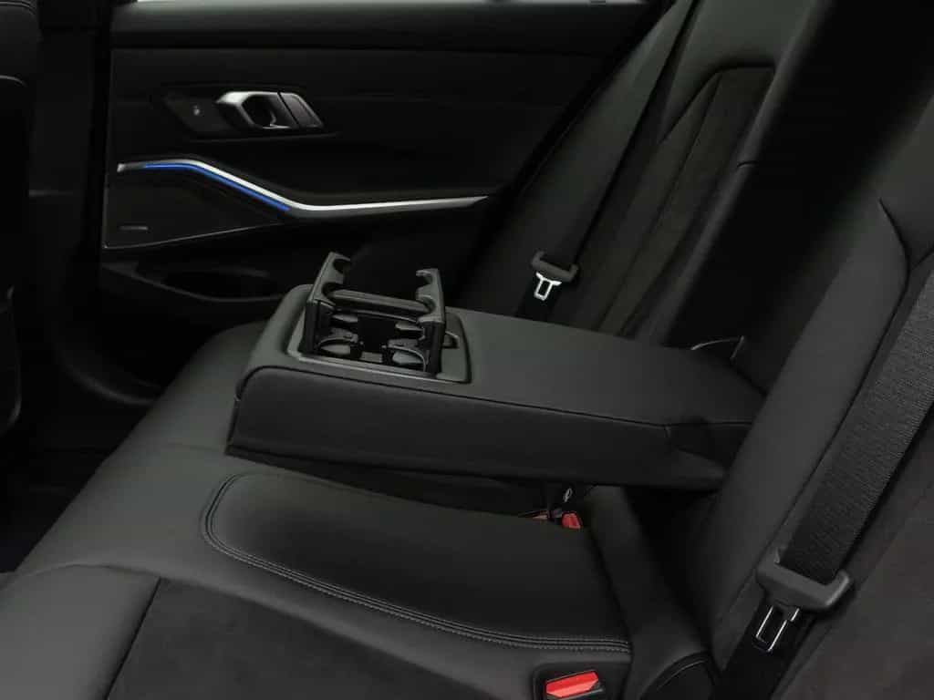 BMW 320 i M Sport Panorama Kamera DAB H/K AHK 19Zoll 04/2022-photo-27