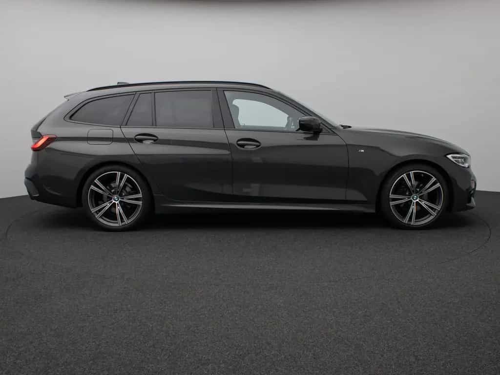 BMW 320 i M Sport Panorama Kamera DAB H/K AHK 19Zoll 04/2022-photo-4