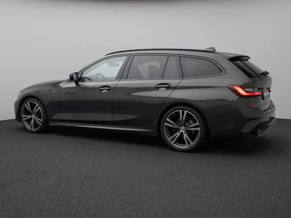 BMW 320 i M Sport Panorama Kamera DAB H/K AHK 19Zoll 04/2022-photo-9