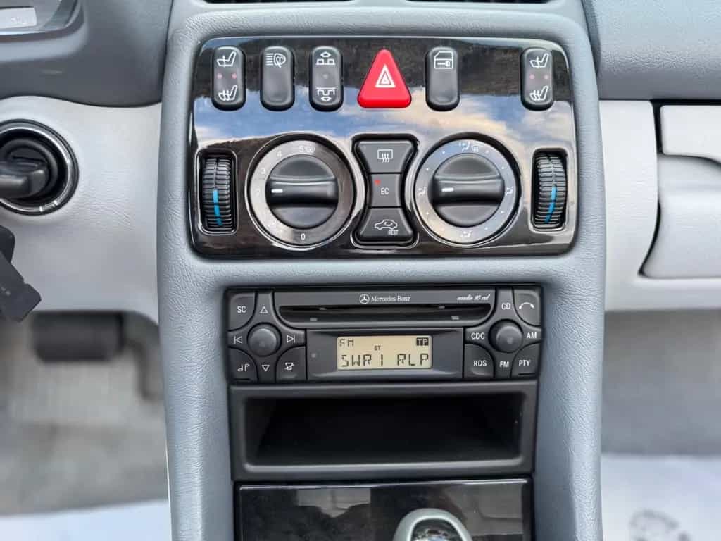 Mercedes-Benz CLK 200 KOMPRESSOR AVANTGARDE/1HAND/GARAGE/TÜV/ 12/2000-photo-39