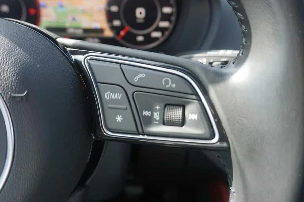 Audi Q2 1.4 TFSI S-Line LED Navi B&O Virtual Cockpit 07/2018-photo-24