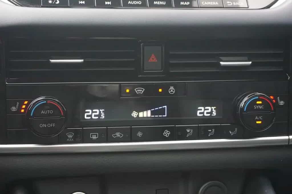 Nissan Qashqai 1.3 DIG-T MHEV 4x4 Tekna LED ACC 360° 08/2022-photo-18