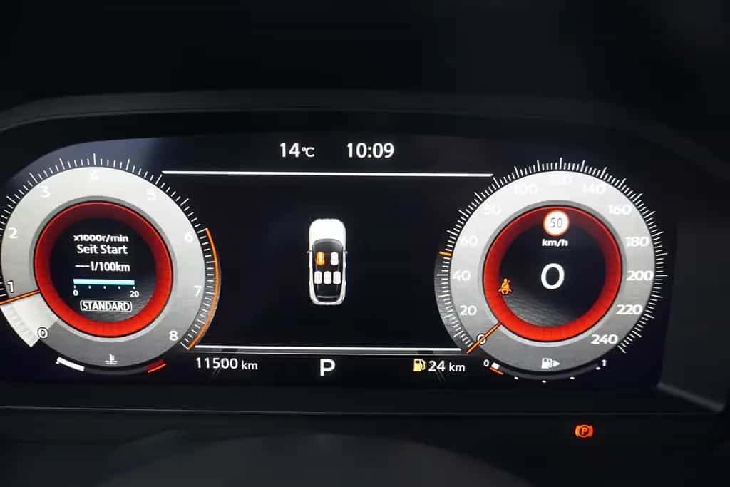 Nissan Qashqai 1.3 DIG-T MHEV 4x4 Tekna LED ACC 360° 08/2022-photo-23
