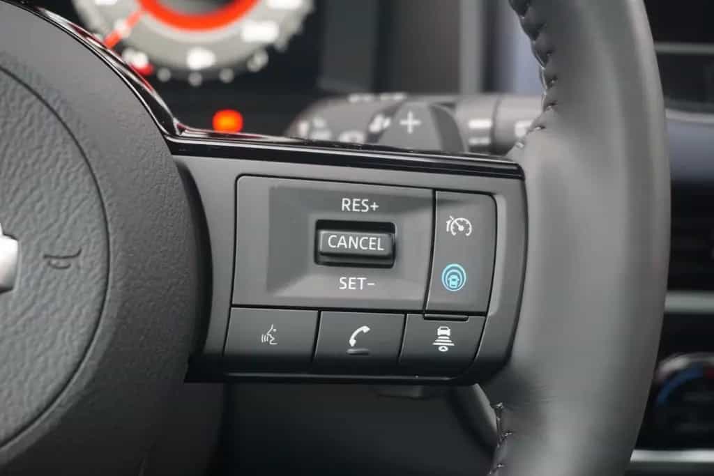 Nissan Qashqai 1.3 DIG-T MHEV 4x4 Tekna LED ACC 360° 08/2022-photo-27