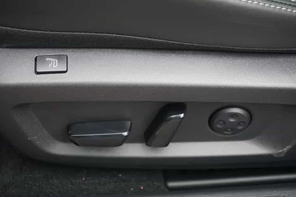 Nissan Qashqai 1.3 DIG-T MHEV 4x4 Tekna LED ACC 360° 08/2022-photo-34