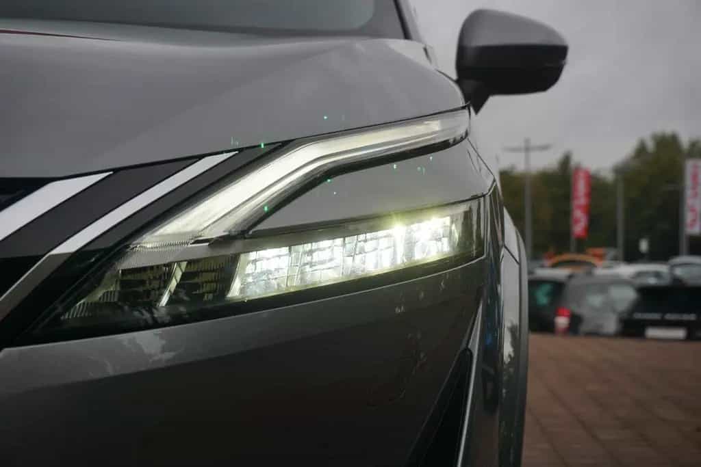 Nissan Qashqai 1.3 DIG-T MHEV 4x4 Tekna LED ACC 360° 08/2022-photo-7