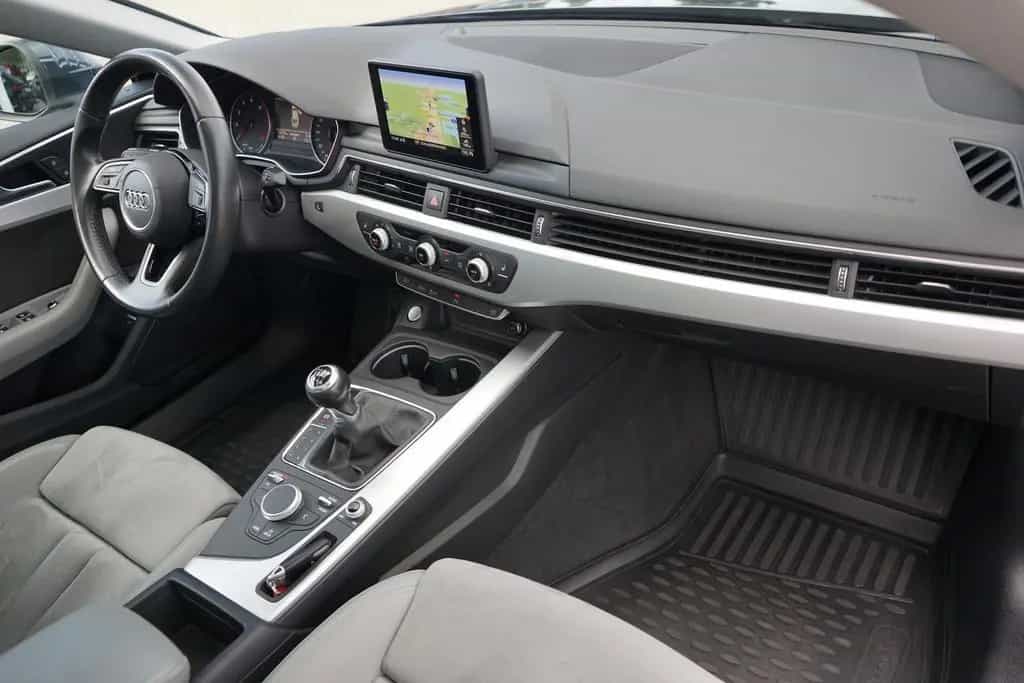 Audi A5 Sportback 2.0 TFSI Bi-Xenon Navi Sitzheizung 06/2017-photo-4