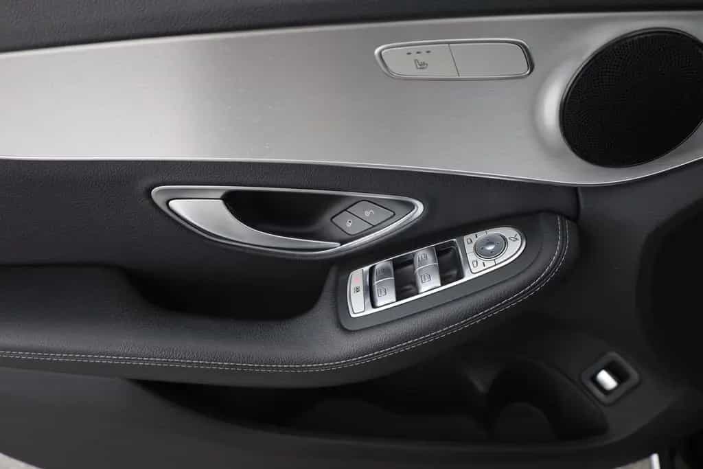 Mercedes-Benz C 180 T Avantgarde LED Navi Sitzheizung PDC 06/2017-photo-21