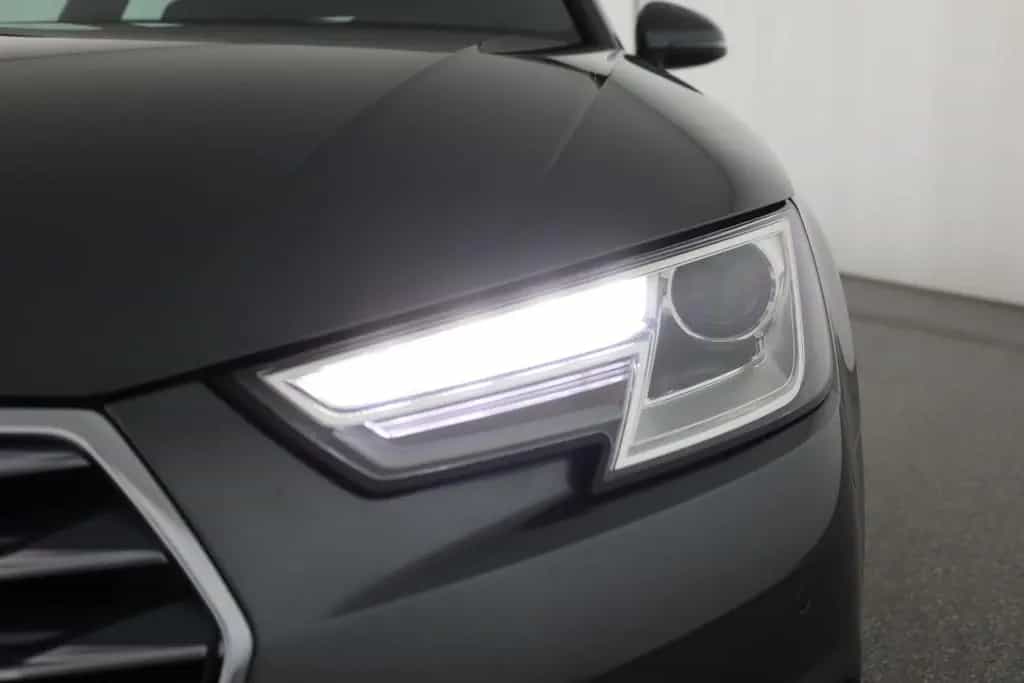 Audi A4 Avant 2.0 TFSI S-Tronic S-Line Bi-Xenon Navi 02/2018-photo-29