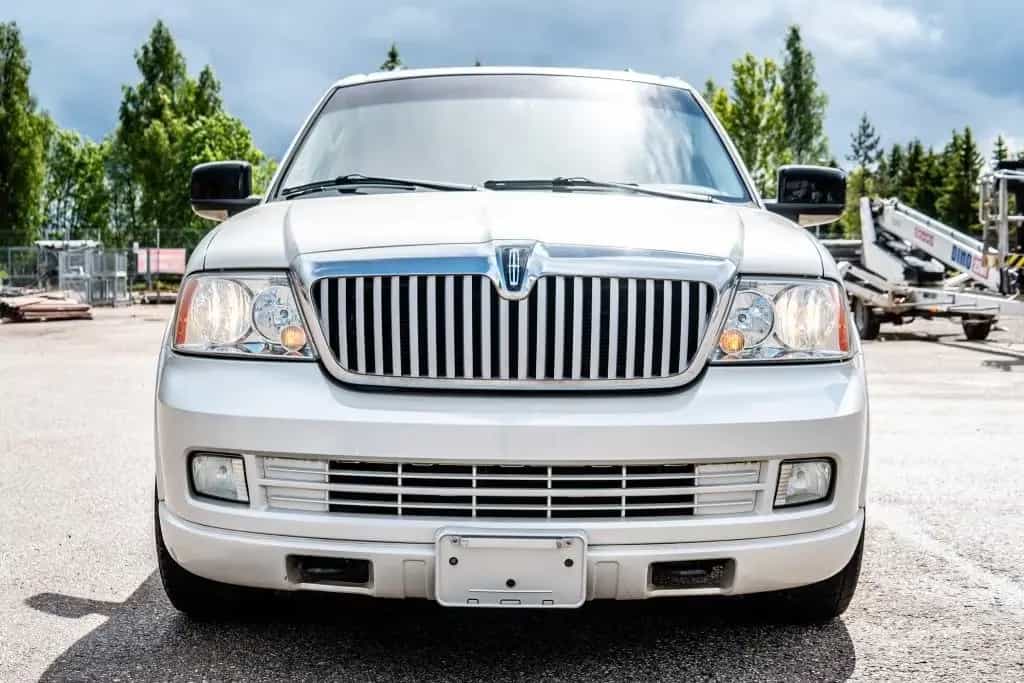 Lincoln Navigator 02/2005-photo-1