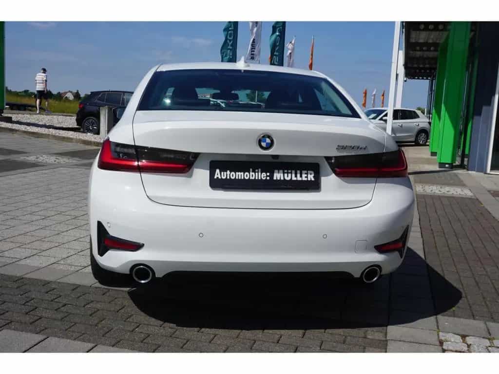 BMW 320 d Sport Line Lim Aut. GLASDACH+KLIMA+SHZG+KO 03/2022-photo-3