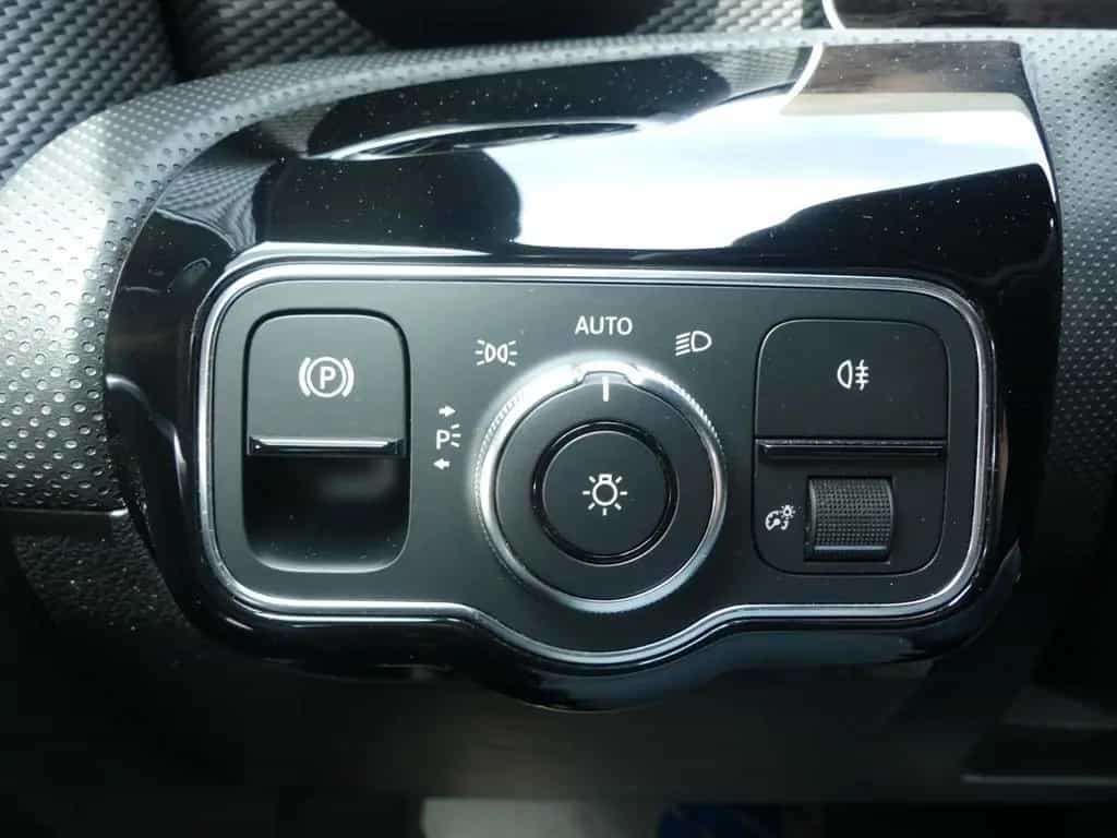 Mercedes-Benz CLA 180 Shooting Brake MBUX*Widescreen*LED*Navi 12/2019-photo-19