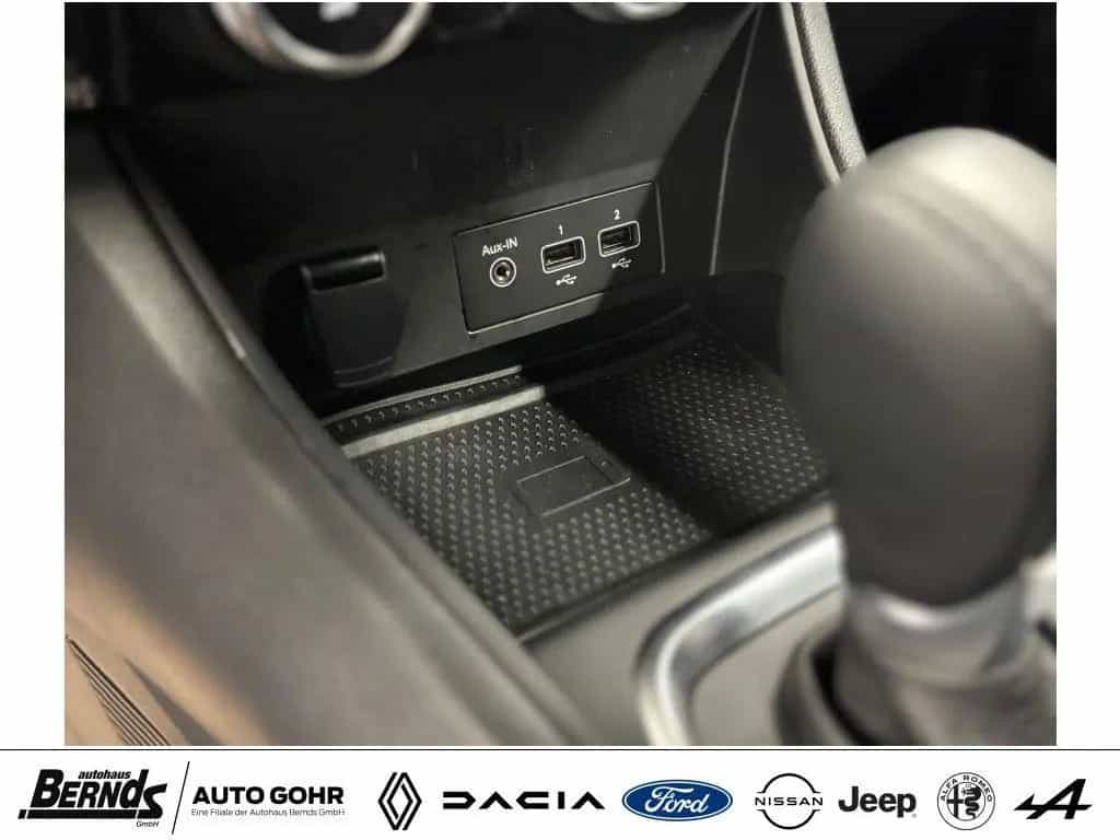 Renault Captur TCe Mild Hybrid 140 EDC GPF TECHNO NAVI K 12/2023-photo-18