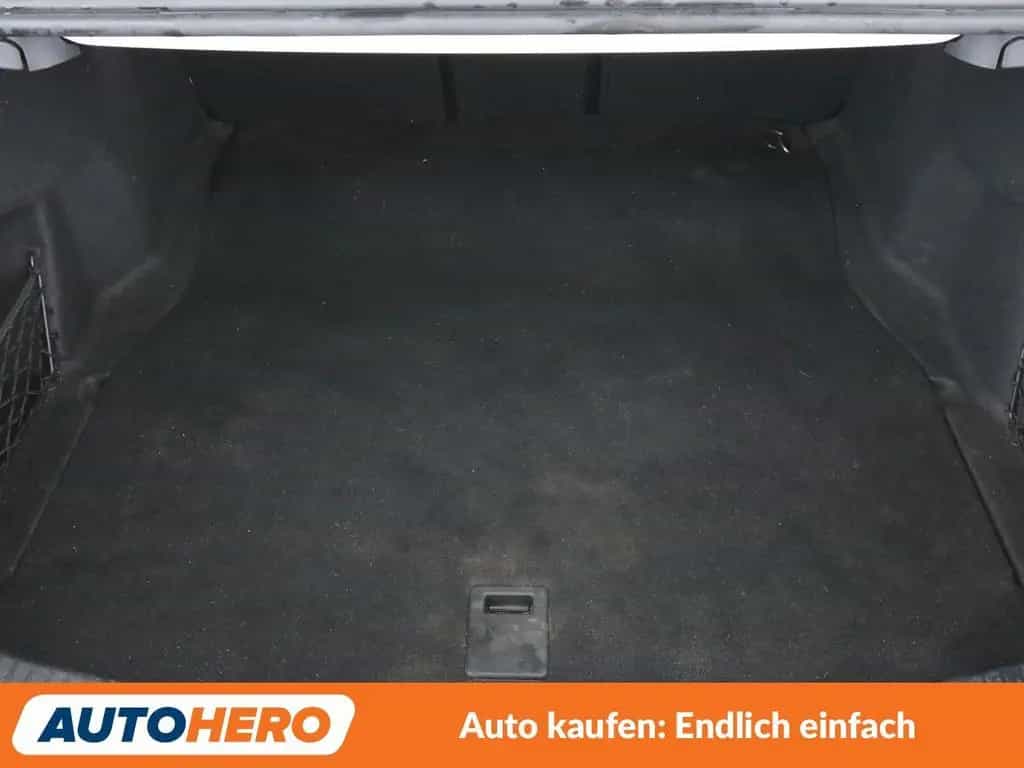 Mercedes-Benz C 180 CGI Avantgarde Aut.*NAV*LED*TEMP*PDC*SHZ* 09/2019-photo-17