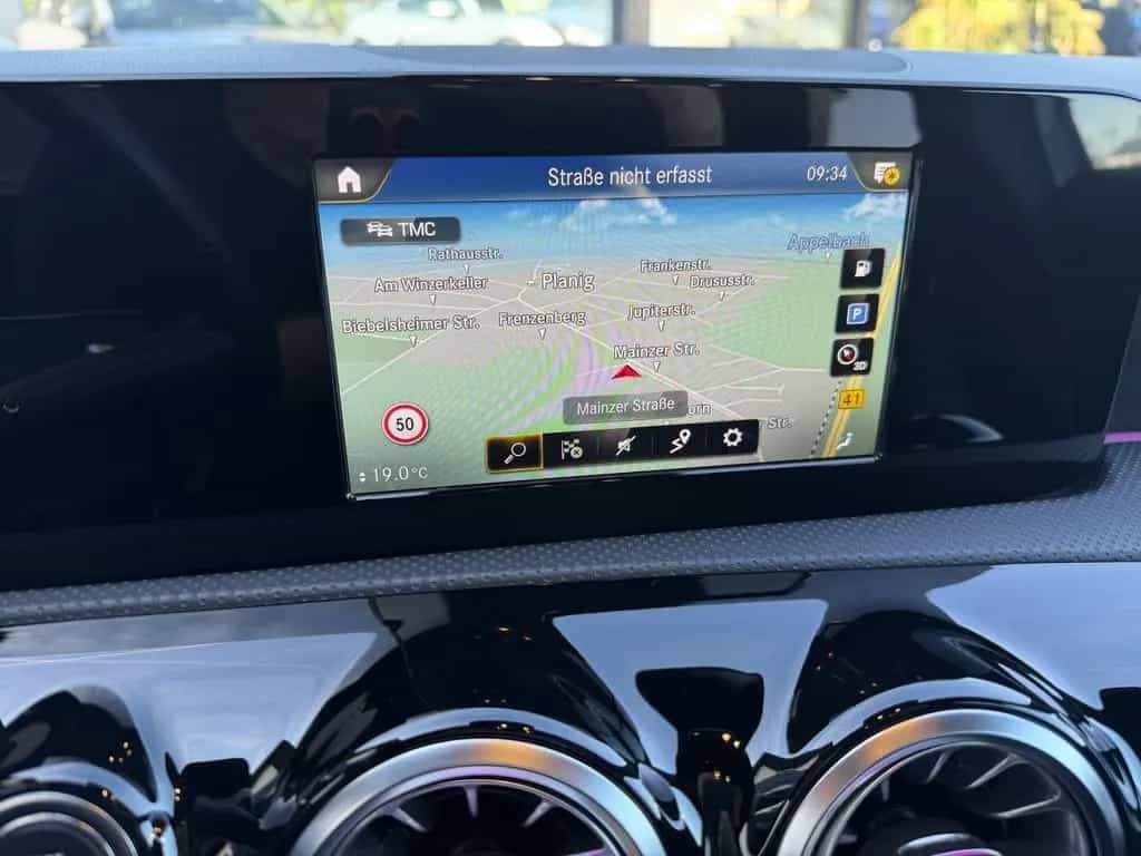 Mercedes-Benz A 180 AMG+R-KAMERA+TOTWINKEL+LED+AMBIENTELICHT+ 01/2019-photo-10