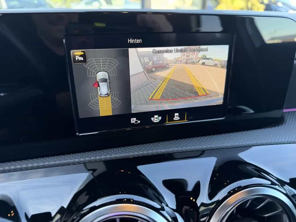 Mercedes-Benz A 180 AMG+R-KAMERA+TOTWINKEL+LED+AMBIENTELICHT+ 01/2019-photo-11
