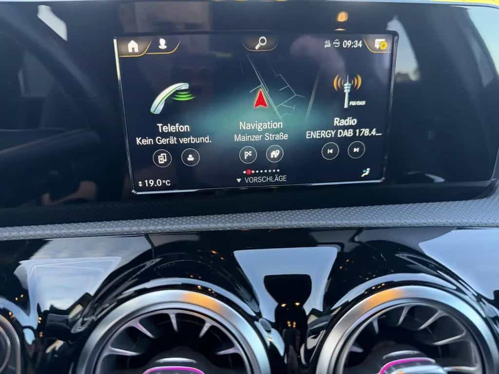 Mercedes-Benz A 180 AMG+R-KAMERA+TOTWINKEL+LED+AMBIENTELICHT+ 01/2019-photo-14