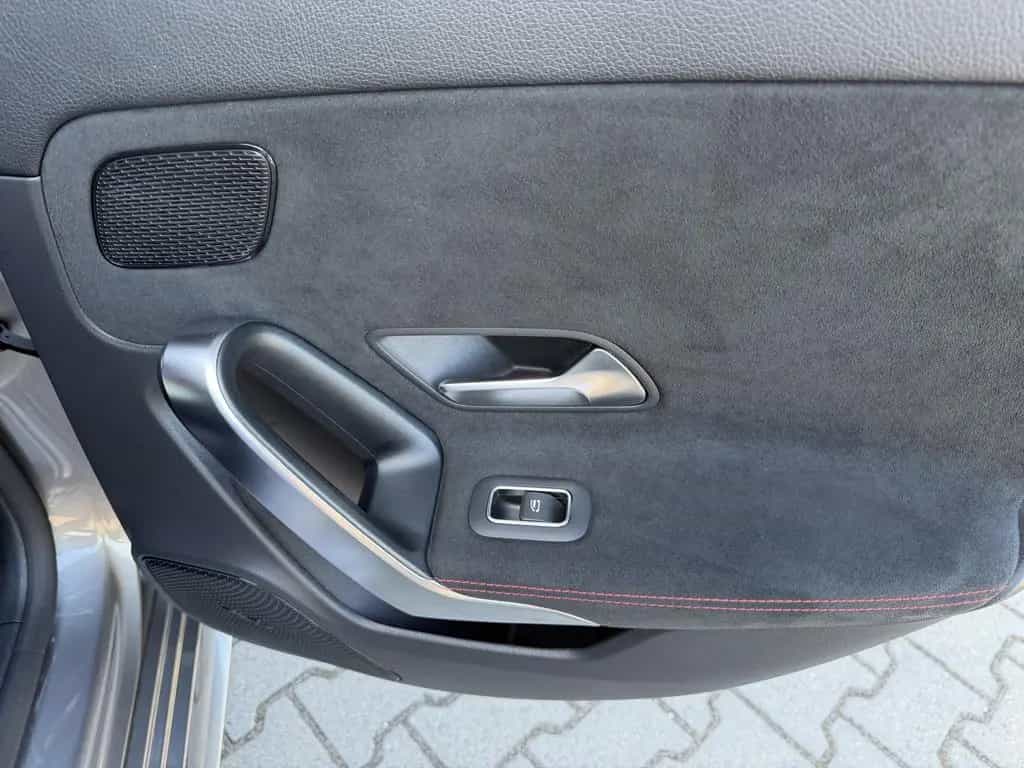 Mercedes-Benz A 180 AMG+R-KAMERA+TOTWINKEL+LED+AMBIENTELICHT+ 01/2019-photo-21