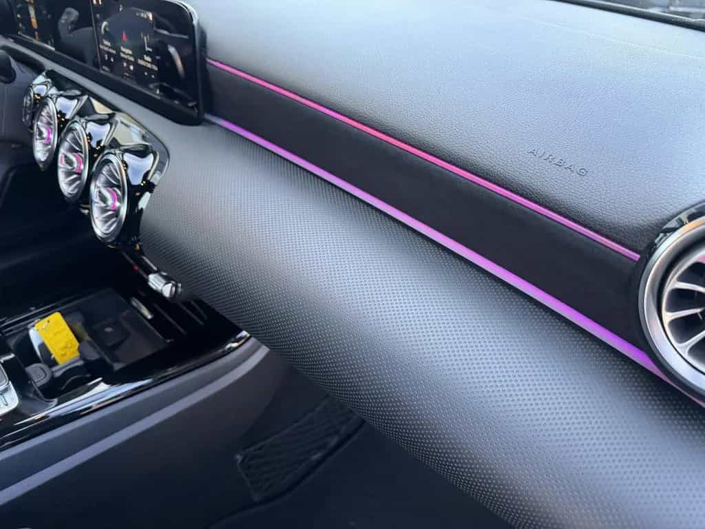 Mercedes-Benz A 180 AMG+R-KAMERA+TOTWINKEL+LED+AMBIENTELICHT+ 01/2019-photo-25