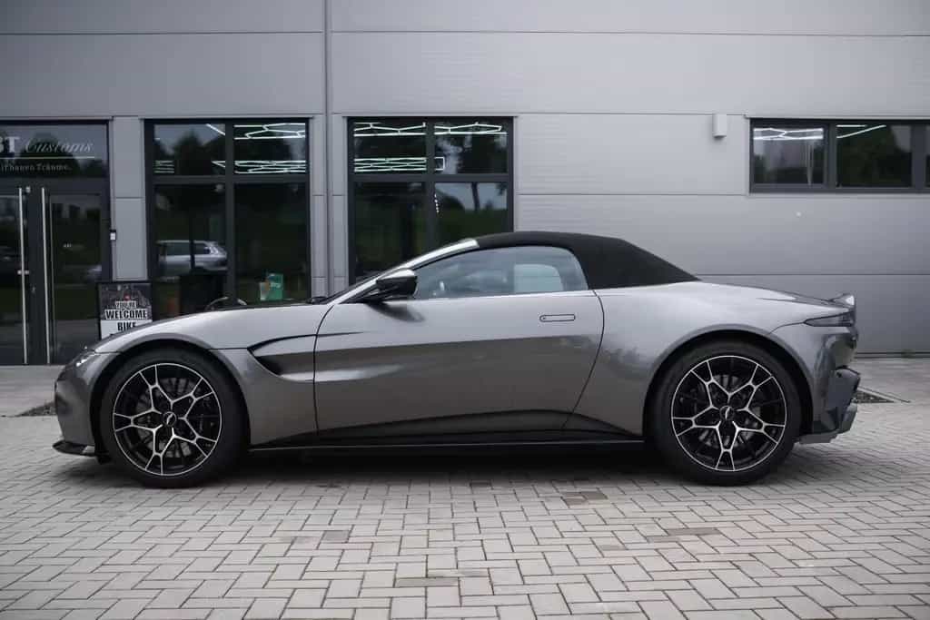 Aston Martin V8 Vantage -Roadster-AM Spezilafarbe-Sport Plus. 05/2021-photo-1