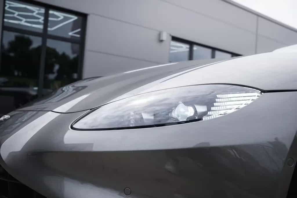 Aston Martin V8 Vantage -Roadster-AM Spezilafarbe-Sport Plus. 05/2021-photo-14