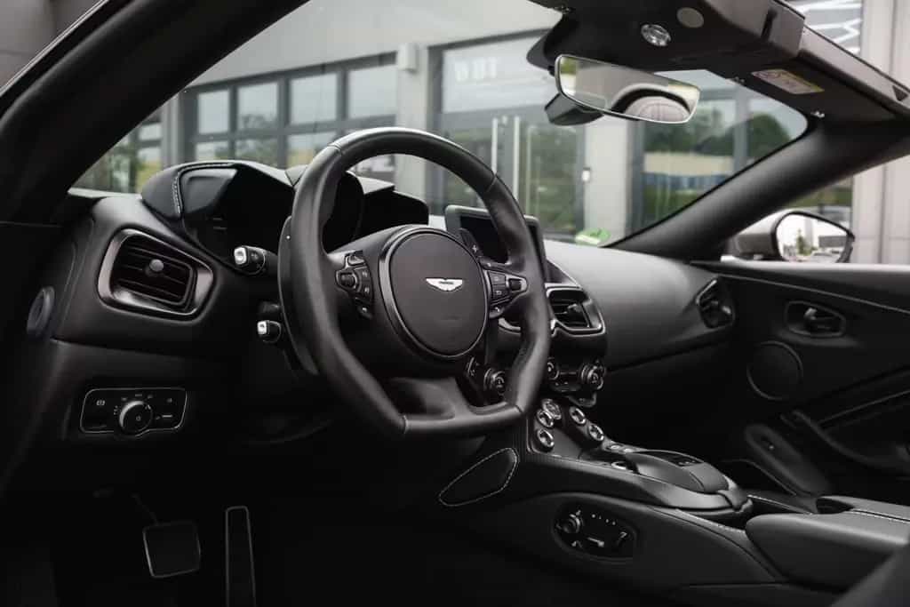 Aston Martin V8 Vantage -Roadster-AM Spezilafarbe-Sport Plus. 05/2021-photo-16