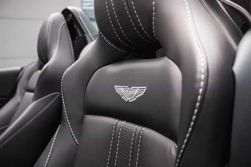 Aston Martin V8 Vantage -Roadster-AM Spezilafarbe-Sport Plus. 05/2021-photo-18
