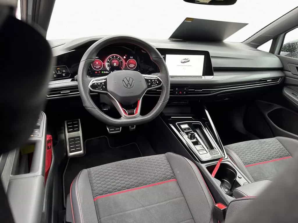 Volkswagen Golf GTI Clubsport 2.0 TSI 7-DSG KAMERA PANO LED 04/2024-photo-10