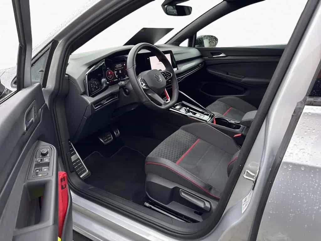 Volkswagen Golf GTI Clubsport 2.0 TSI 7-DSG KAMERA PANO LED 04/2024-photo-12