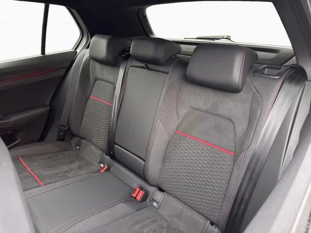 Volkswagen Golf GTI Clubsport 2.0 TSI 7-DSG KAMERA PANO LED 04/2024-photo-13