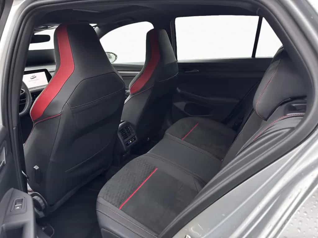Volkswagen Golf GTI Clubsport 2.0 TSI 7-DSG KAMERA PANO LED 04/2024-photo-14
