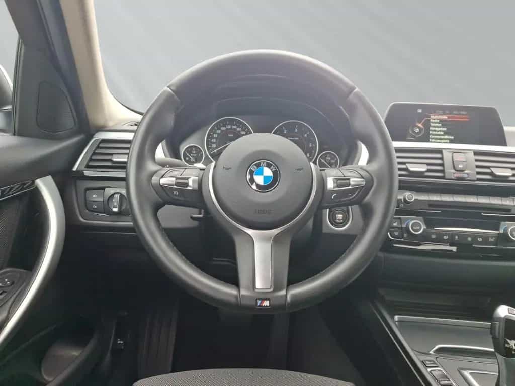 BMW 320 d Sport Line Navi HiFi LED RFK Lordosenstütz 05/2017-photo-11