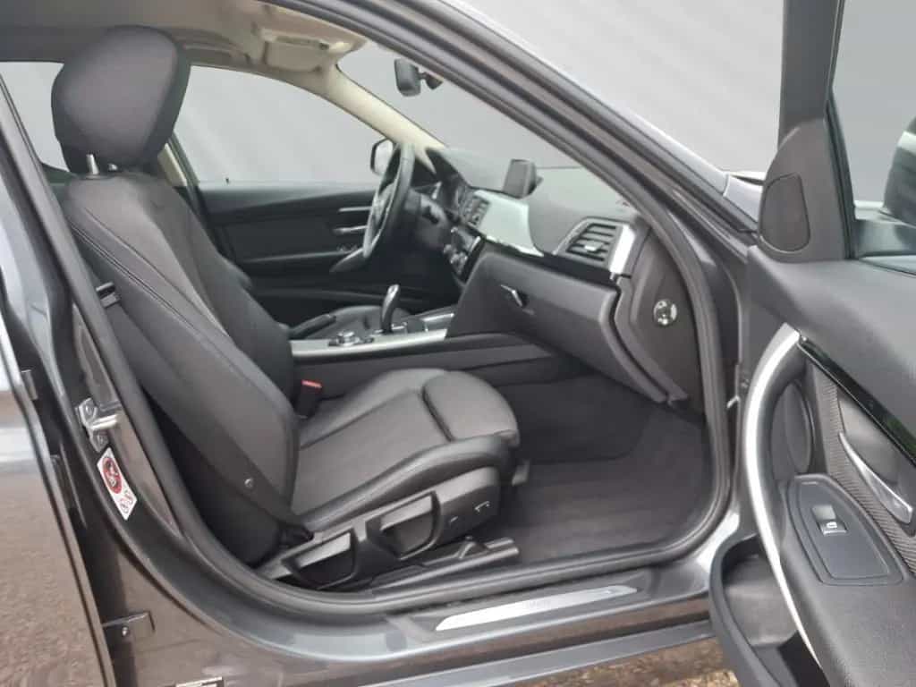 BMW 320 d Sport Line Navi HiFi LED RFK Lordosenstütz 05/2017-photo-12