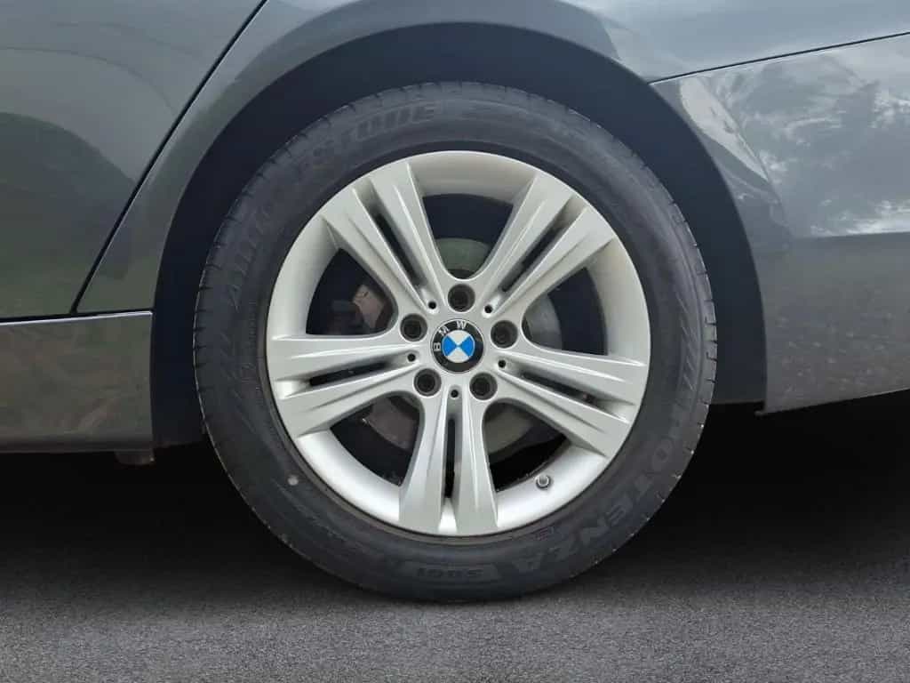BMW 320 d Sport Line Navi HiFi LED RFK Lordosenstütz 05/2017-photo-6
