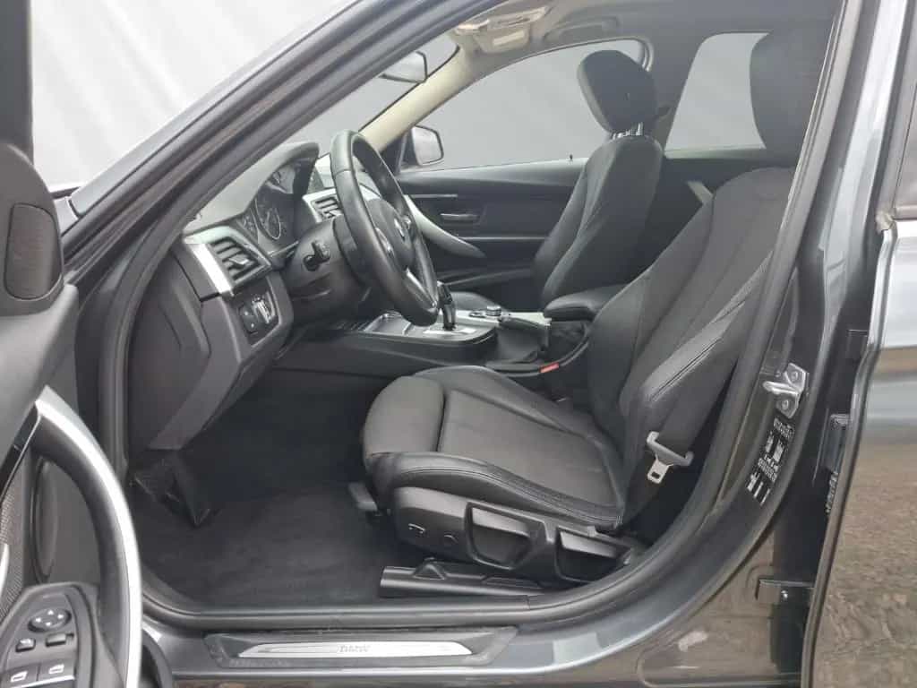 BMW 320 d Sport Line Navi HiFi LED RFK Lordosenstütz 05/2017-photo-7