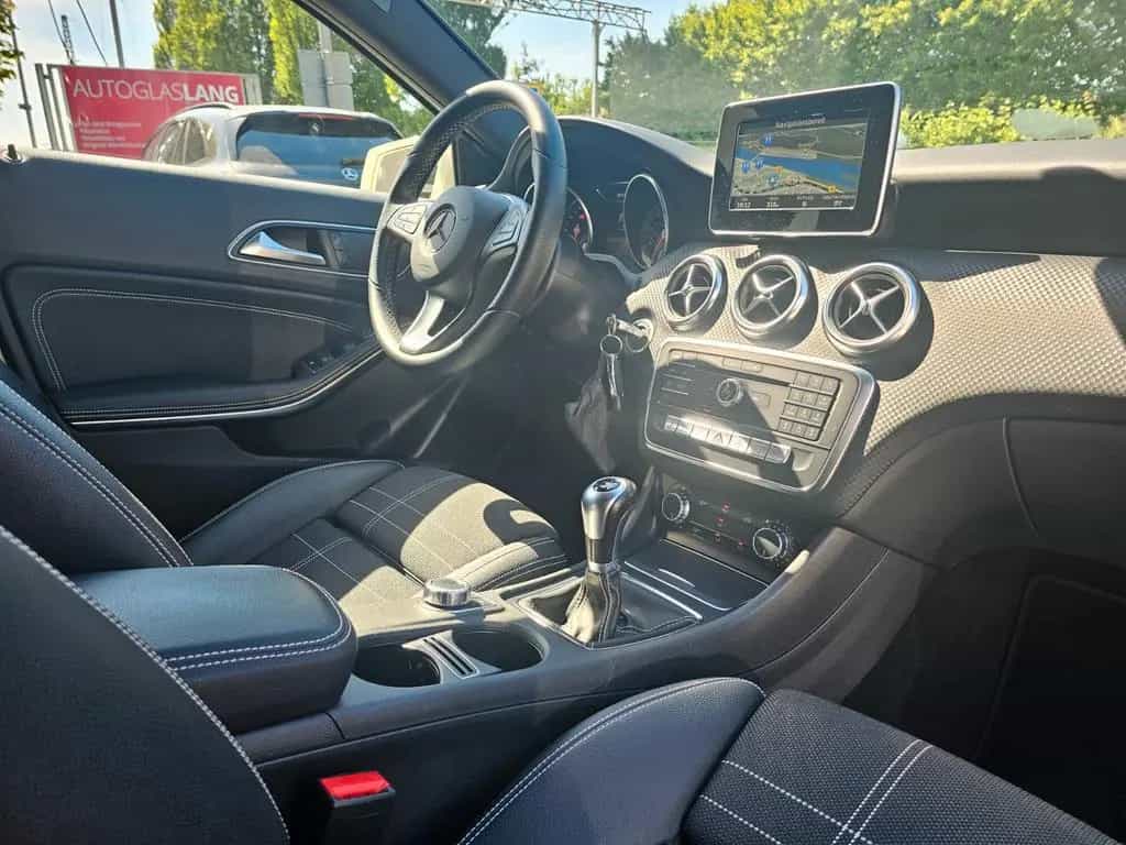 Mercedes-Benz A 180 Score/Urban Navi LED 02/2016-photo-20
