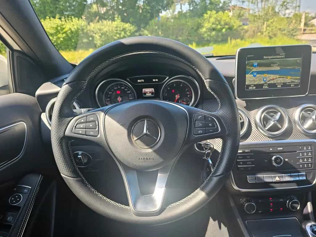 Mercedes-Benz A 180 Score/Urban Navi LED 02/2016-photo-9