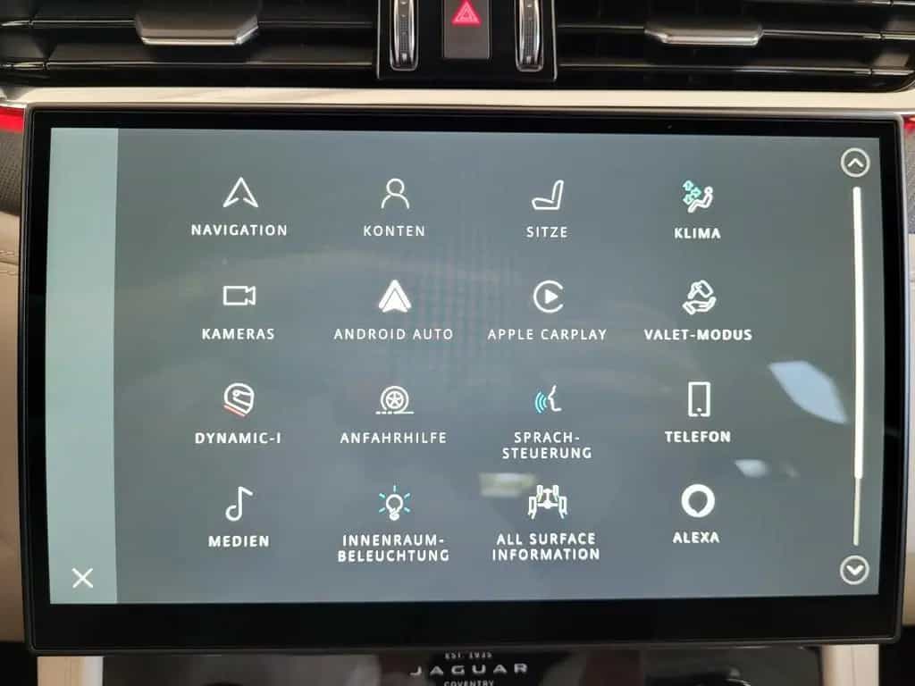 Jaguar F-Pace P550 AWD SVR*HUD*PANO*22-Zoll*Surround-So 04/2022-photo-19