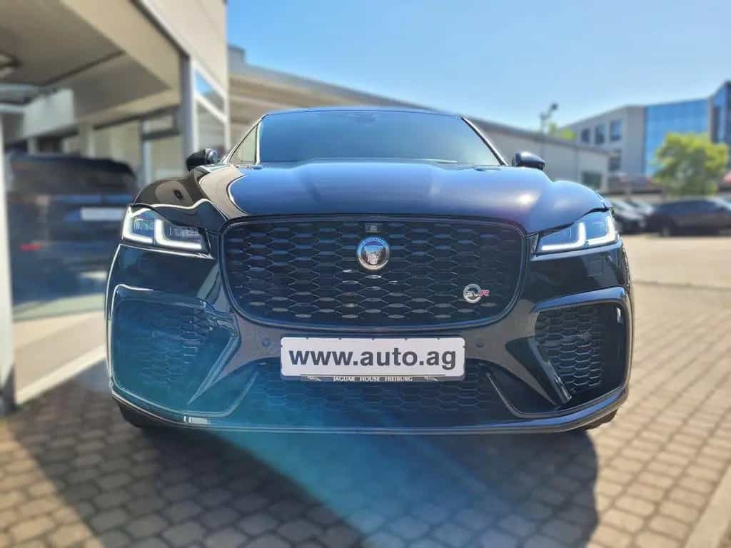 Jaguar F-Pace P550 AWD SVR*HUD*PANO*22-Zoll*Surround-So 04/2022-photo-3