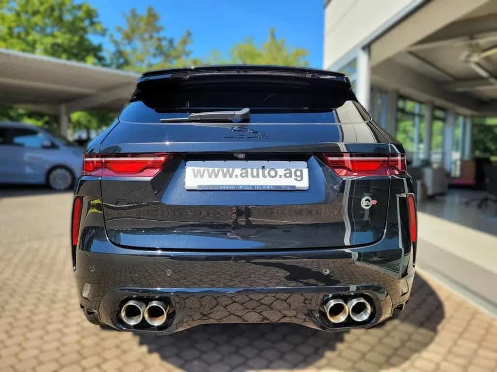 Jaguar F-Pace P550 AWD SVR*HUD*PANO*22-Zoll*Surround-So 04/2022-photo-4