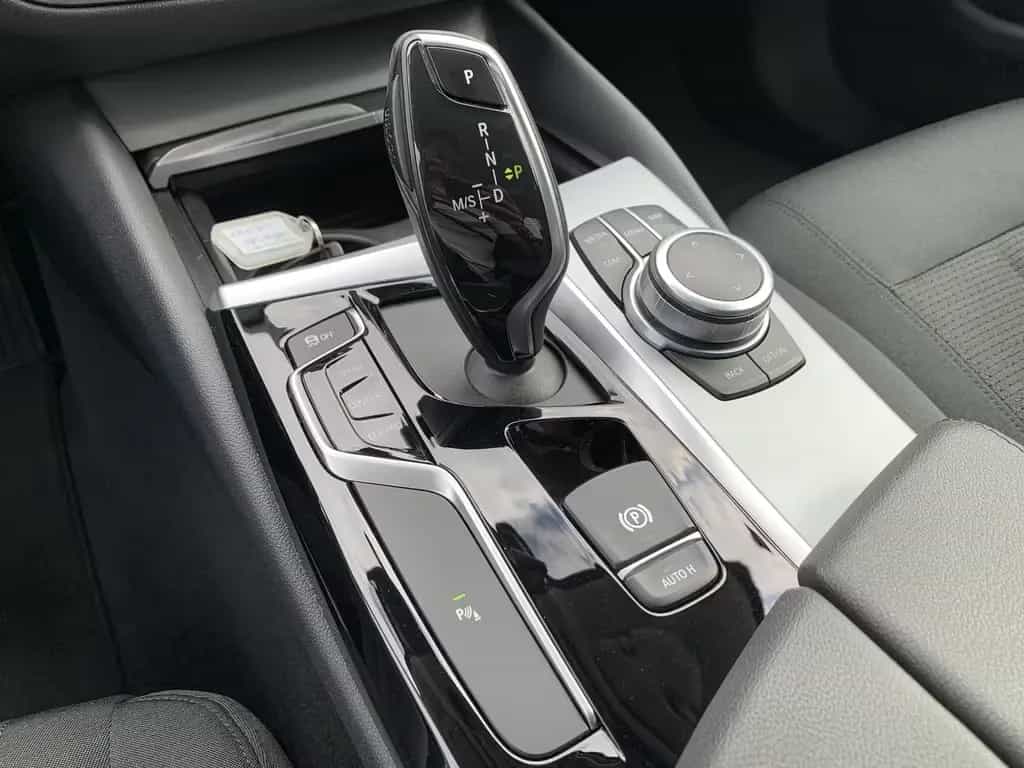 BMW 520 i Limousine Voll-LED+Navi+Klimaaut+Sitzhzg 10/2018-photo-12