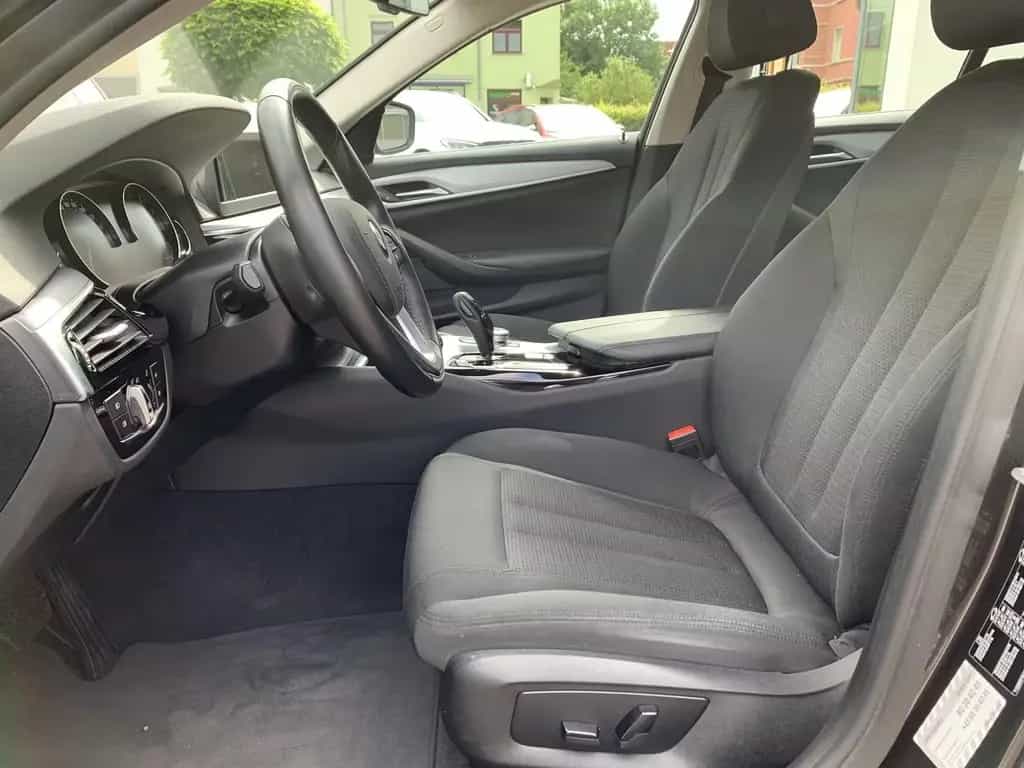 BMW 520 i Limousine Voll-LED+Navi+Klimaaut+Sitzhzg 10/2018-photo-8