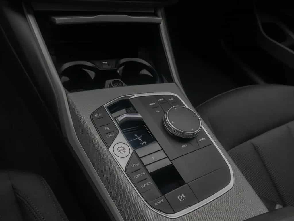 BMW 318 i GeschwindigReg DAB PDC Widscreen Cockpit+ 10/2024-photo-22