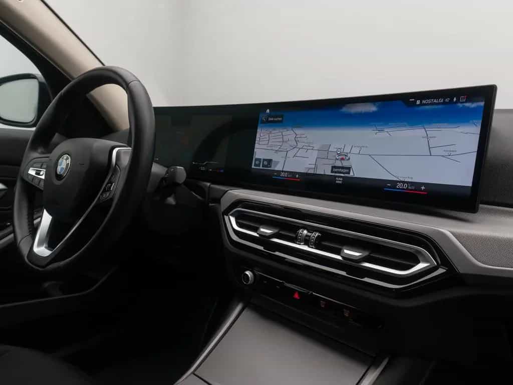 BMW 318 i GeschwindigReg DAB PDC Widscreen Cockpit+ 10/2024-photo-26