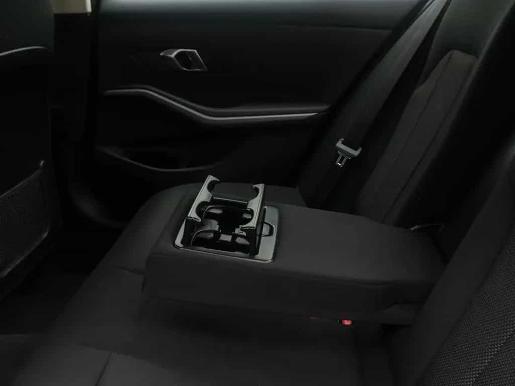 BMW 318 i GeschwindigReg DAB PDC Widscreen Cockpit+ 10/2024-photo-33