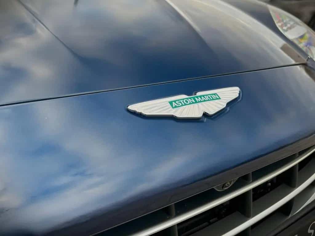 Aston Martin V8 Vantage Vantage Seychelles Blue Bowers & Wilkins 08/2024-photo-33