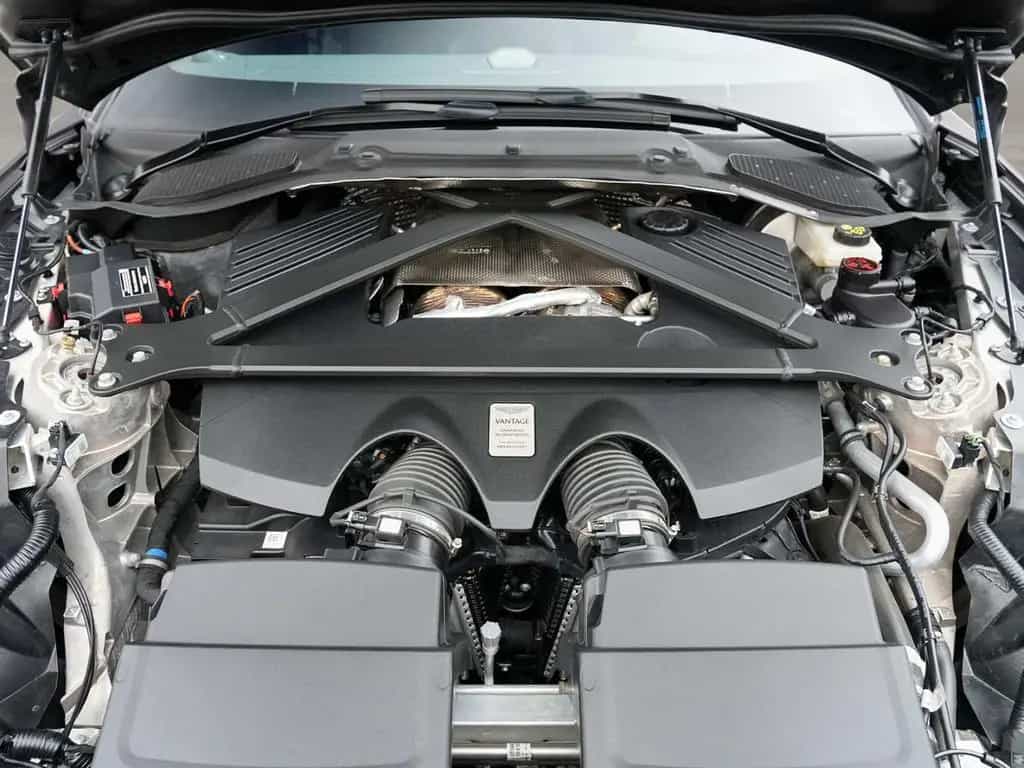Aston Martin V8 Vantage Vantage V8 Coupe Satin Onyx Black / Onyx Black 06/2024-photo-15