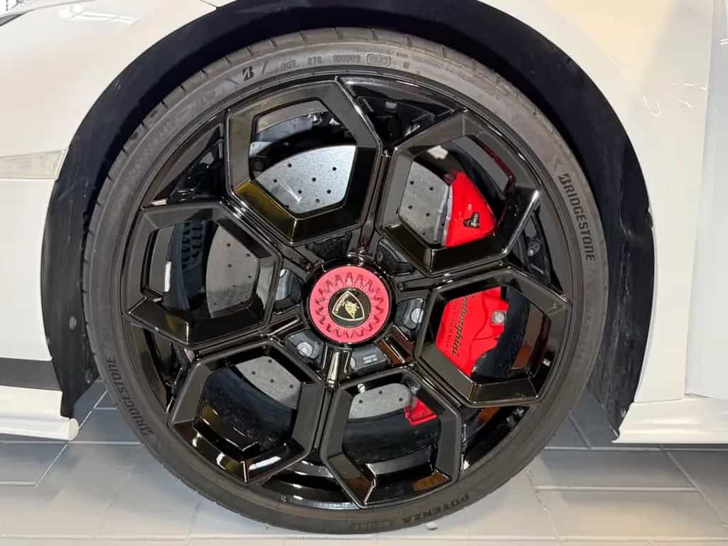 Lamborghini Huracán Tecnica 60th Anniversary LIFT~SENSONUM~ 12/2023-photo-17